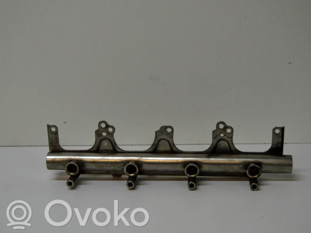 Audi A4 S4 B7 8E 8H Polttoainepääputki 