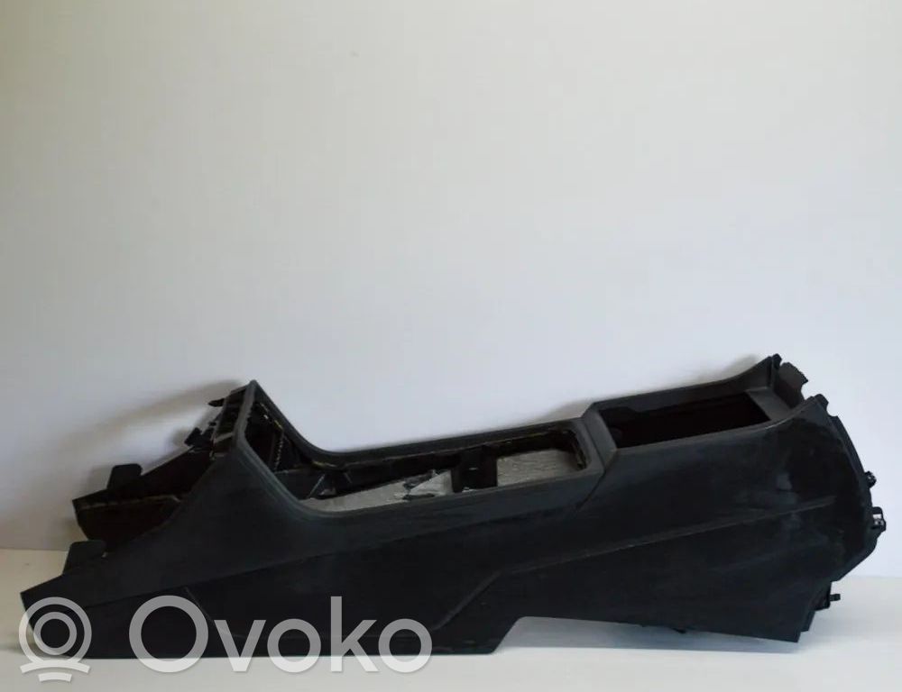 Volkswagen Touareg II Center console 