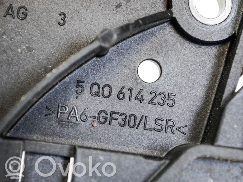 Volkswagen PASSAT B8 Inne części komory silnika 