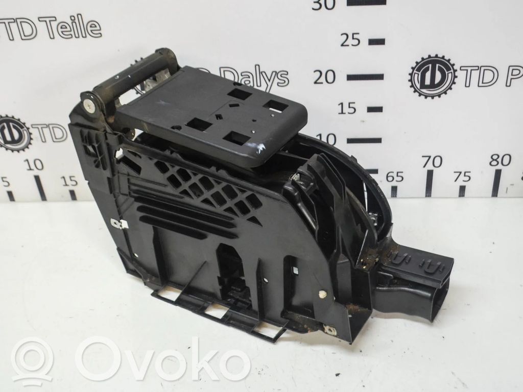 Volkswagen Golf VI Reposabrazos 
