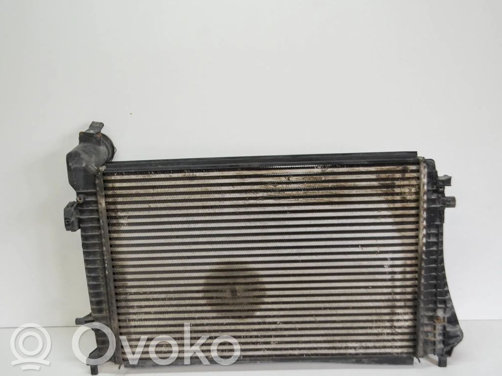 Volkswagen Golf VI Chłodnica powietrza doładowującego / Intercooler 