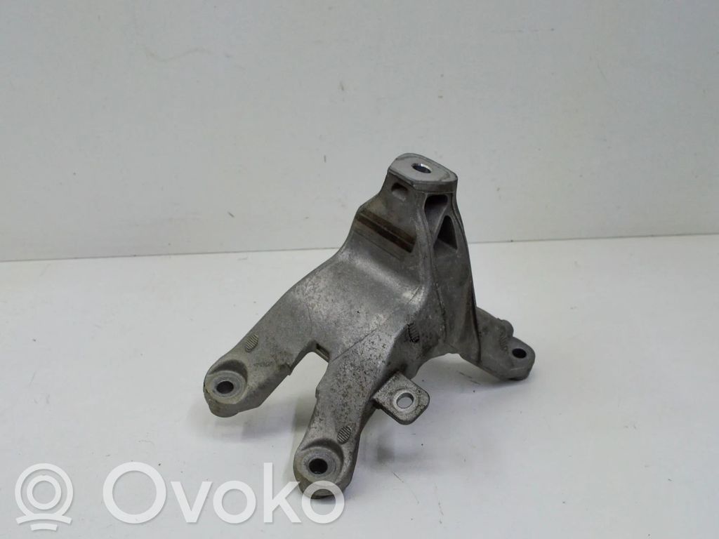 Audi Q5 SQ5 8R Engine mounting bracket 