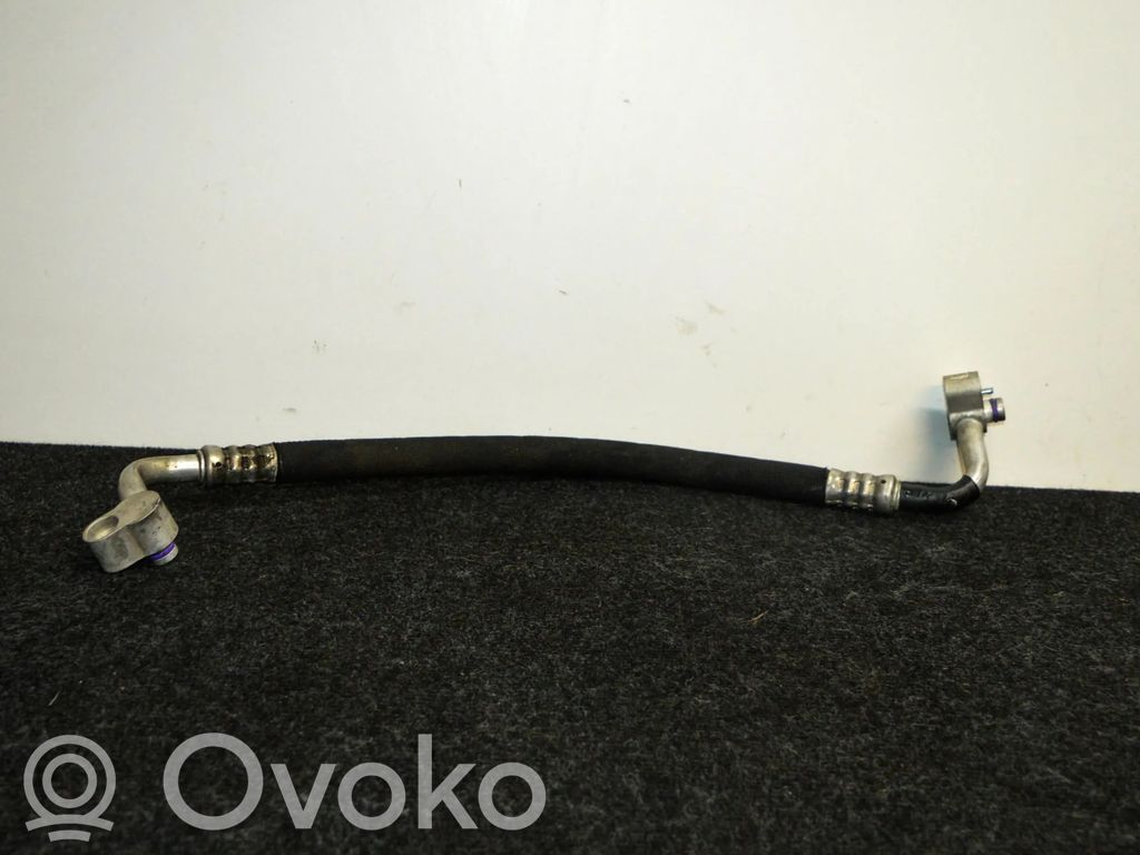 Audi Q7 4L Ilmastointilaitteen putki (A/C) 