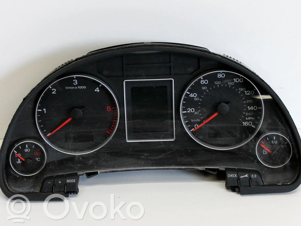 Audi A4 S4 B7 8E 8H Licznik / Prędkościomierz 