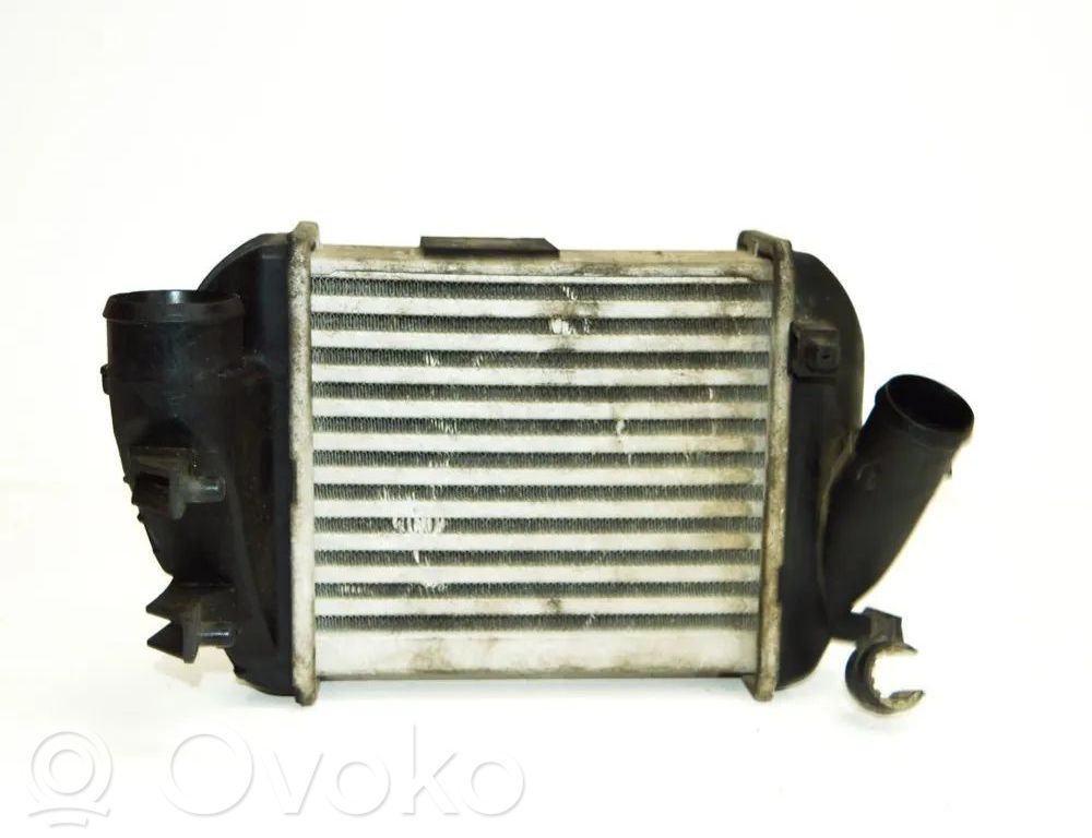 Audi A4 S4 B7 8E 8H Chłodnica powietrza doładowującego / Intercooler 