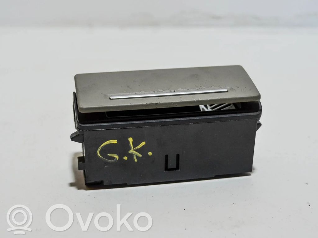 Cendrier   4E0857405E