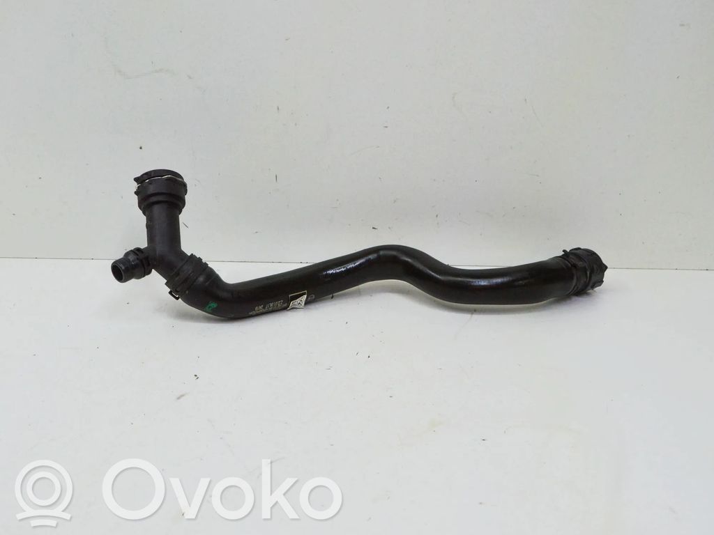 Audi A4 S4 B9 8W Engine coolant pipe/hose 