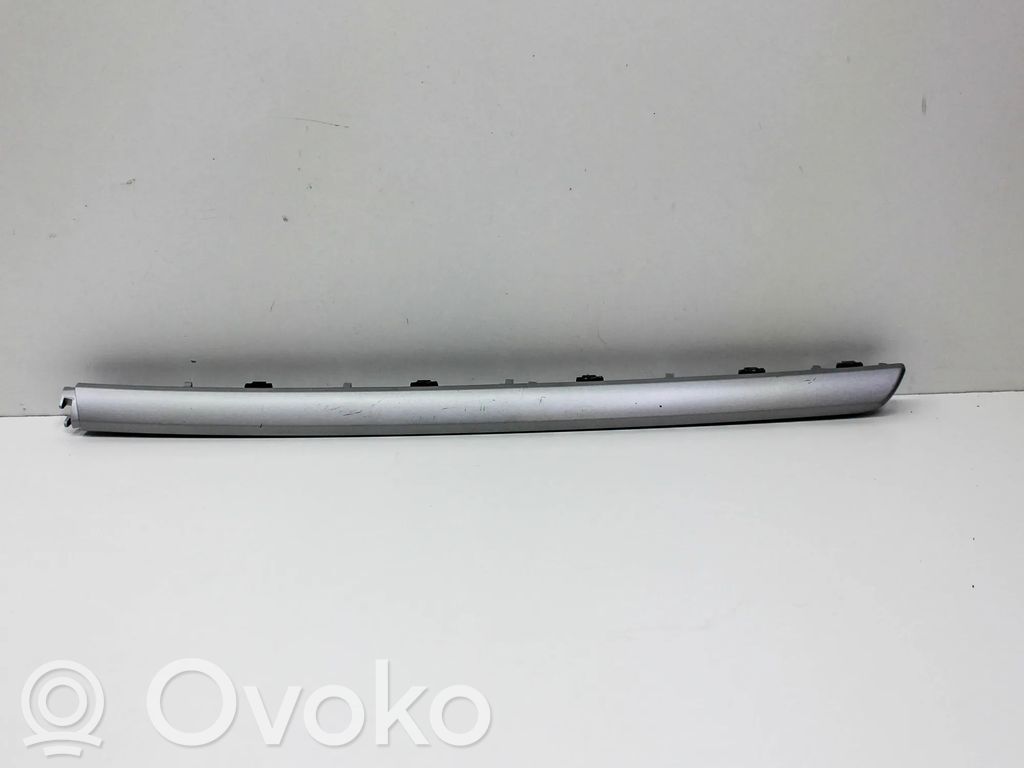 Audi A3 S3 8V Kojelaudan hansikaslokeron lista 