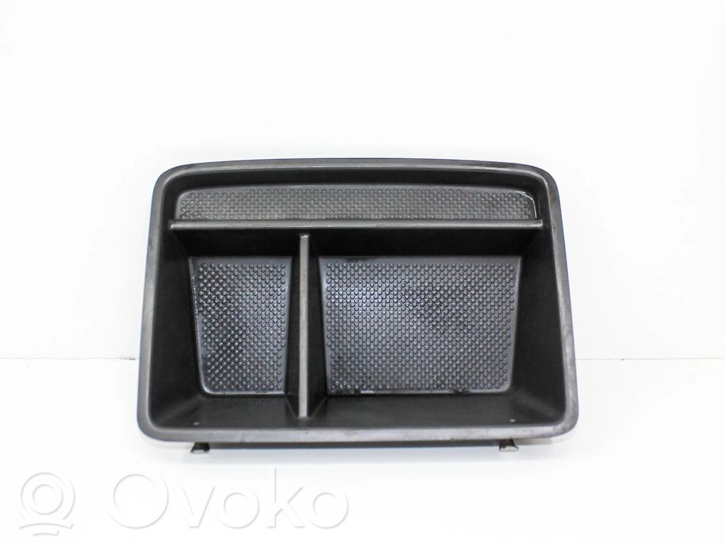 Muut kojelaudan osat   2K0858122C