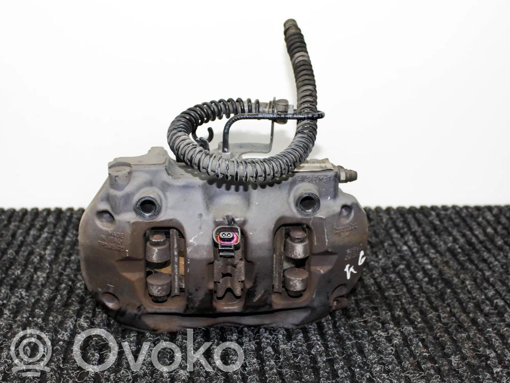 Tylny zacisk hamulcowy   7P6615403M