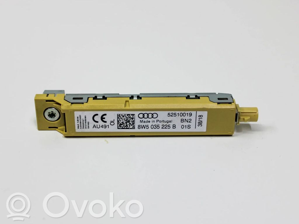 Audi A4 S4 B9 8W Antenos stiprintuvas 