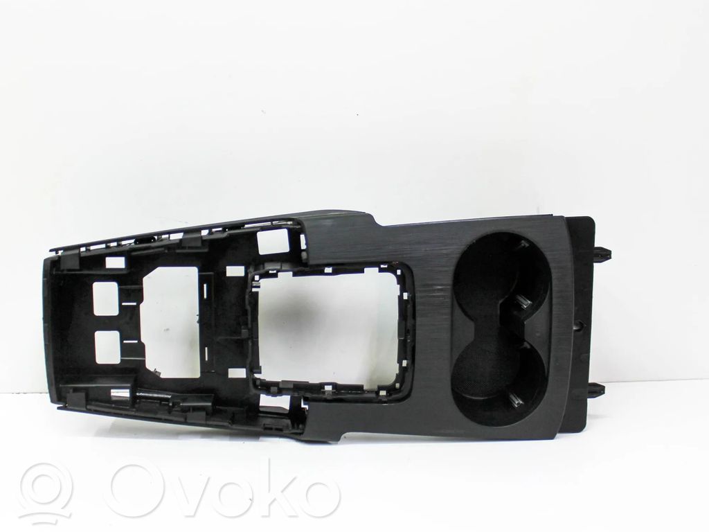 Audi A3 S3 8V Pavarų perjungimo svirties apdaila (plastikinė) 