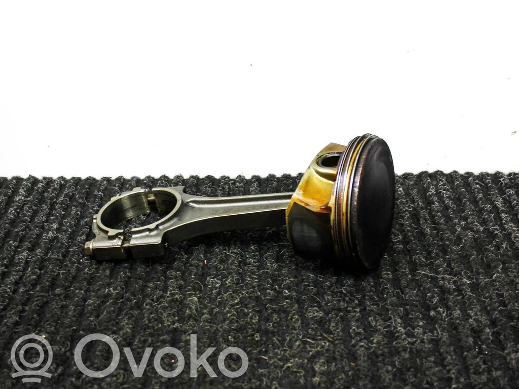 Dodge Challenger Piston 