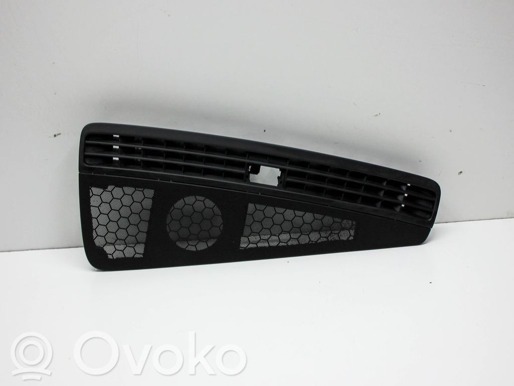 Kratka wentylacyjna pod zderzakiem tylnym   06466000