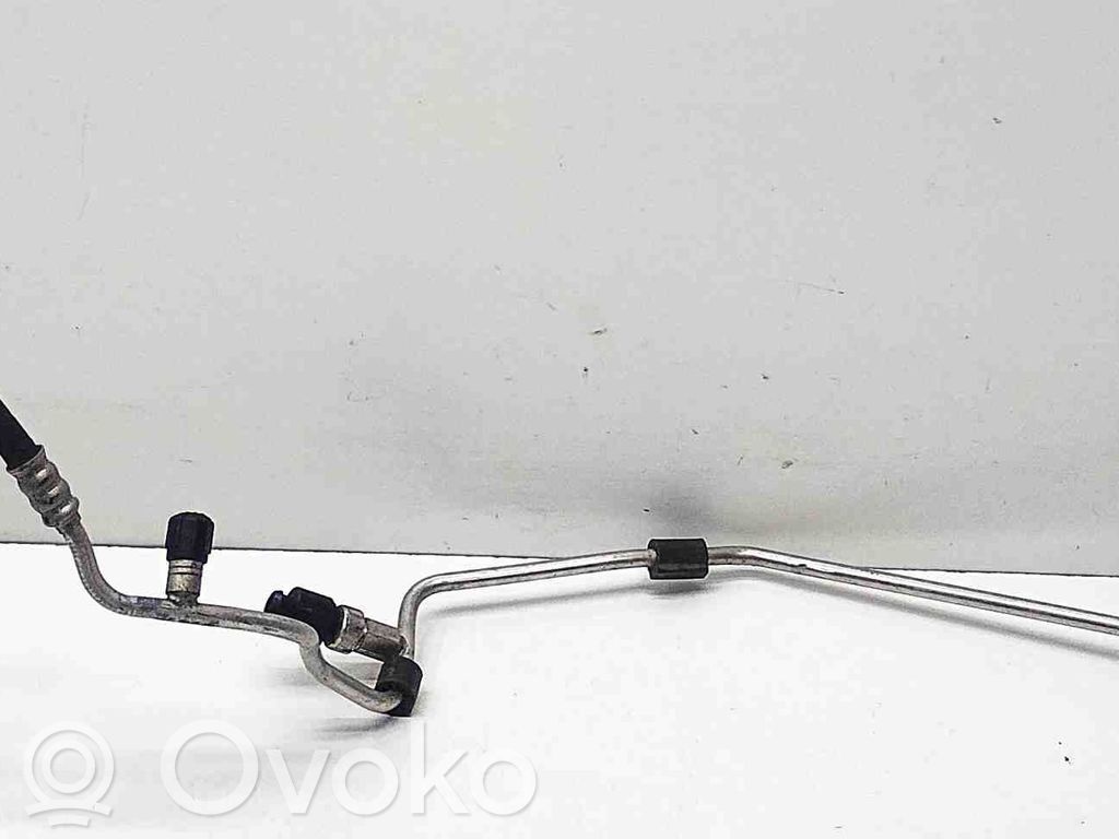 Audi Q3 8U Ilmastointilaitteen putki (A/C) 