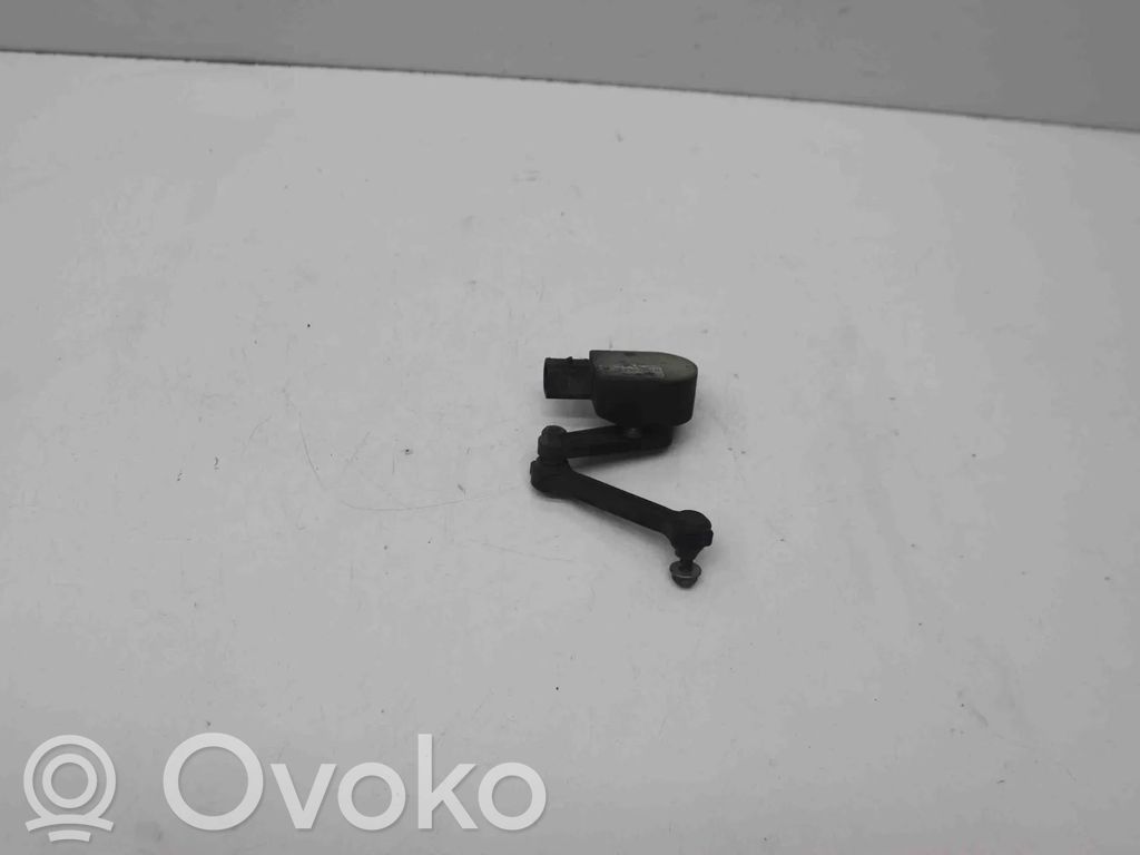Czujnik poziomu zawieszenia pneumatycznego osi przedniej   7L6616571