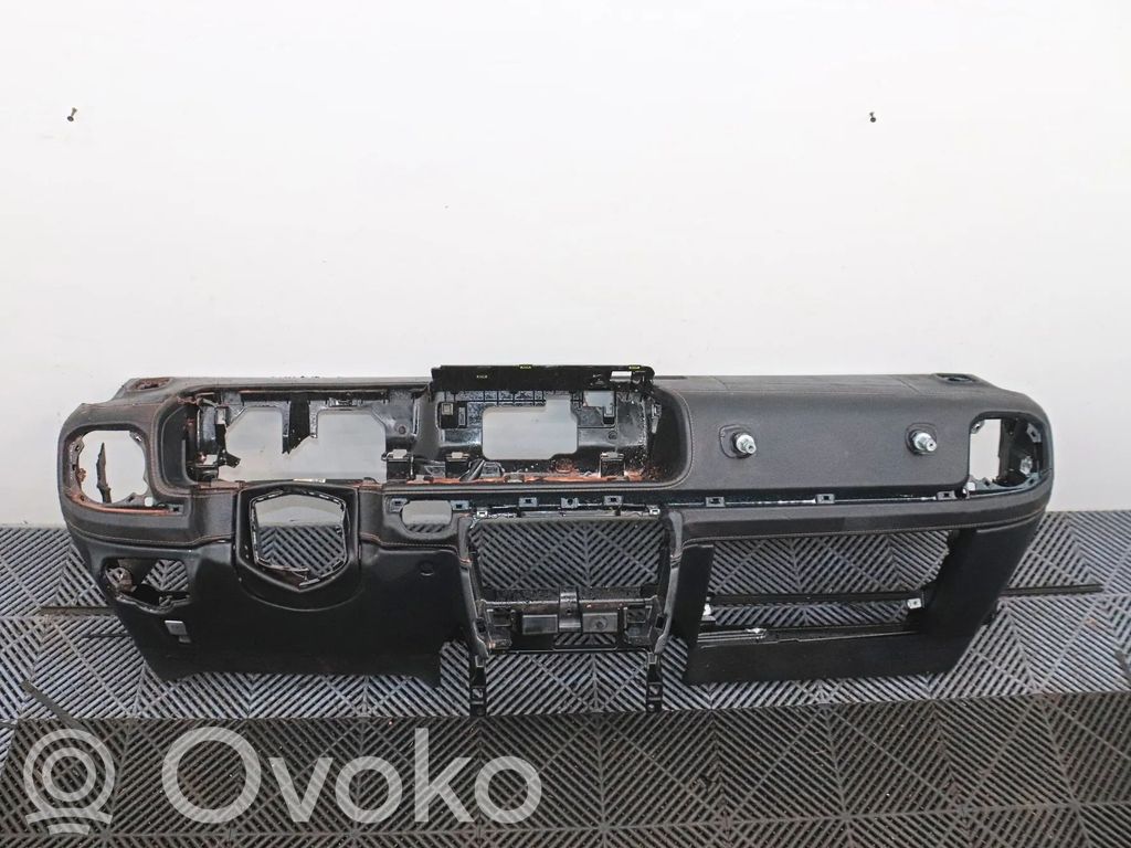 Mercedes-Benz G W463 2nd Gen Bord