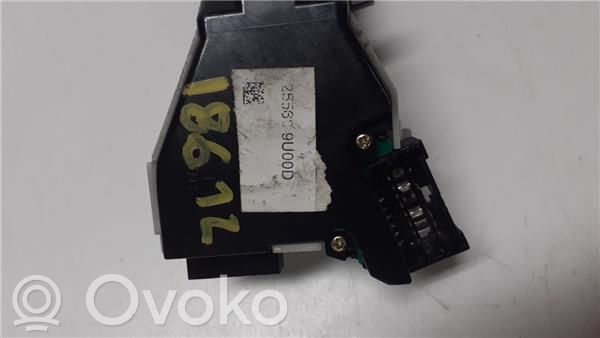 Nissan Note (E11) Pyyhkijän vipu 