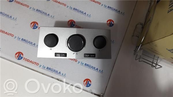 Opel Astra H Climate control unit 