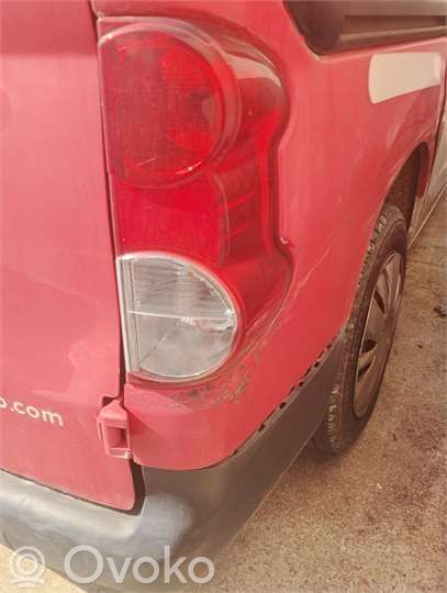 Nissan NV200 Lampa tylna 