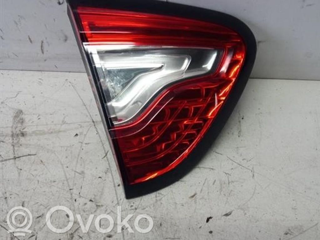 Renault Captur Takaluukun takavalot 