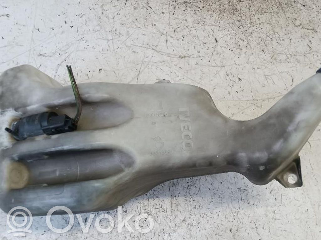 Iveco Daily 3rd gen Windshield washer fluid reservoir/tank 
