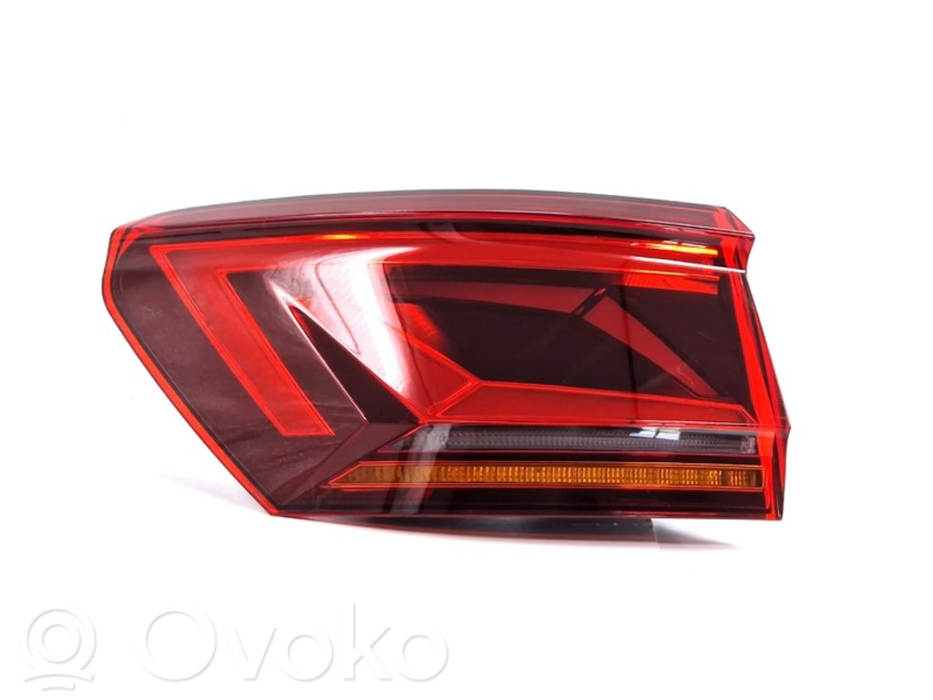 Volkswagen Touareg III Lampa tylna 