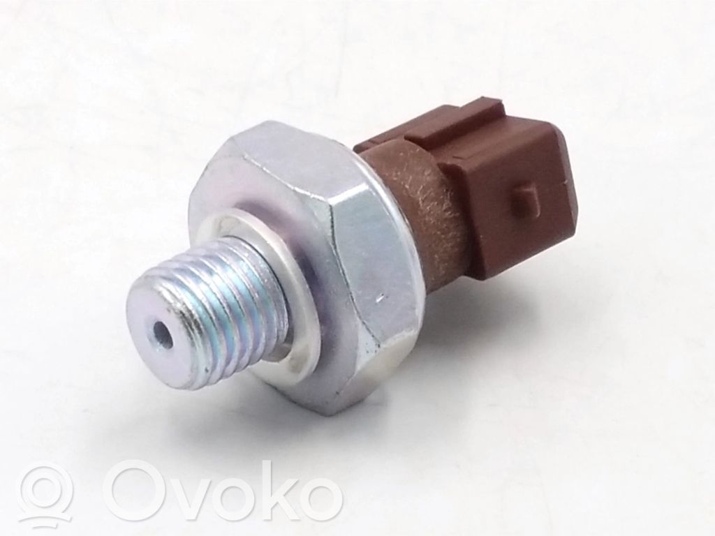 BMW 8 E31 Oil pressure sensor 