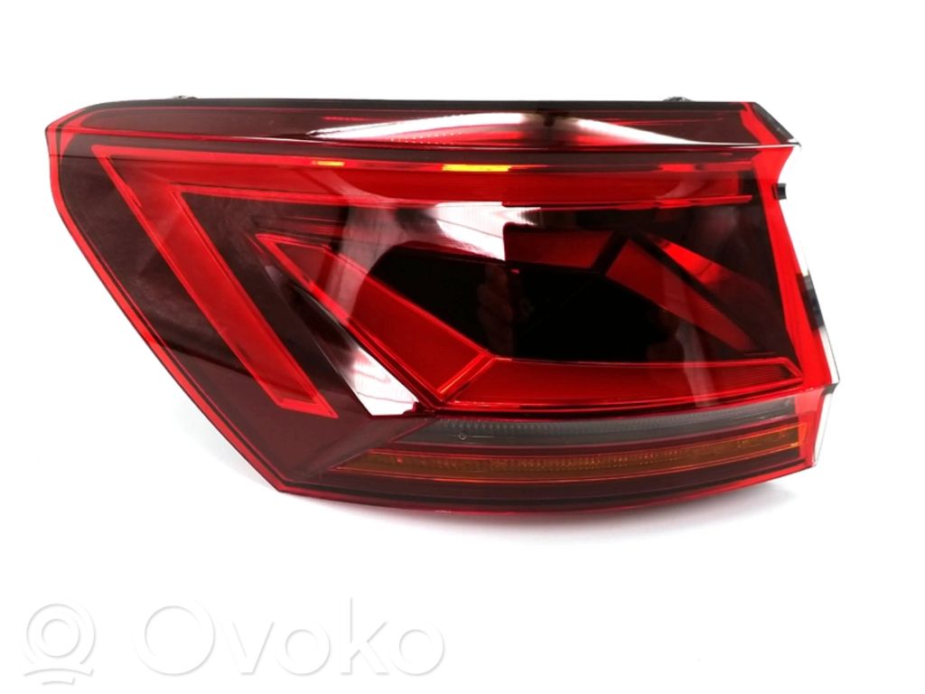 Volkswagen Touareg III Lampa tylna 