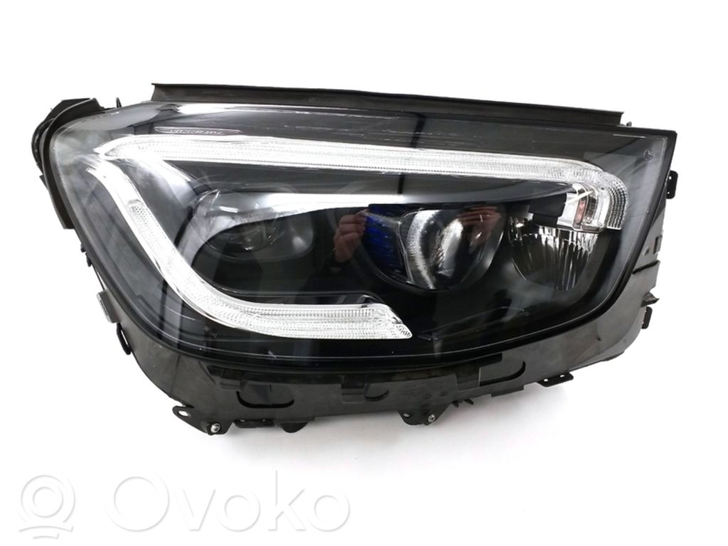 Mercedes-Benz GLC X253 C253 Lampa przednia 