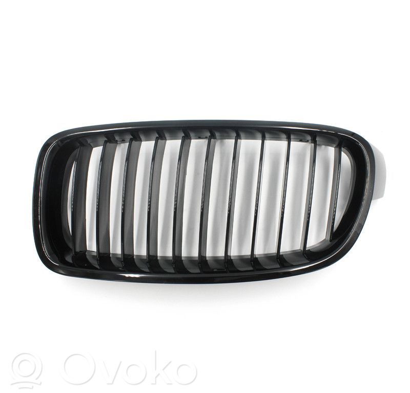 BMW 3 F30 F35 F31 Grotelės viršutinės 