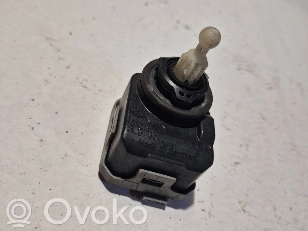 Opel Vectra C Headlight level adjustment motor 