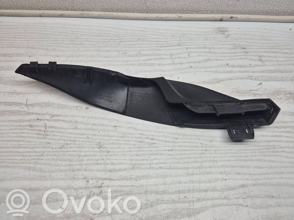 Volvo V70 Wiper trim 