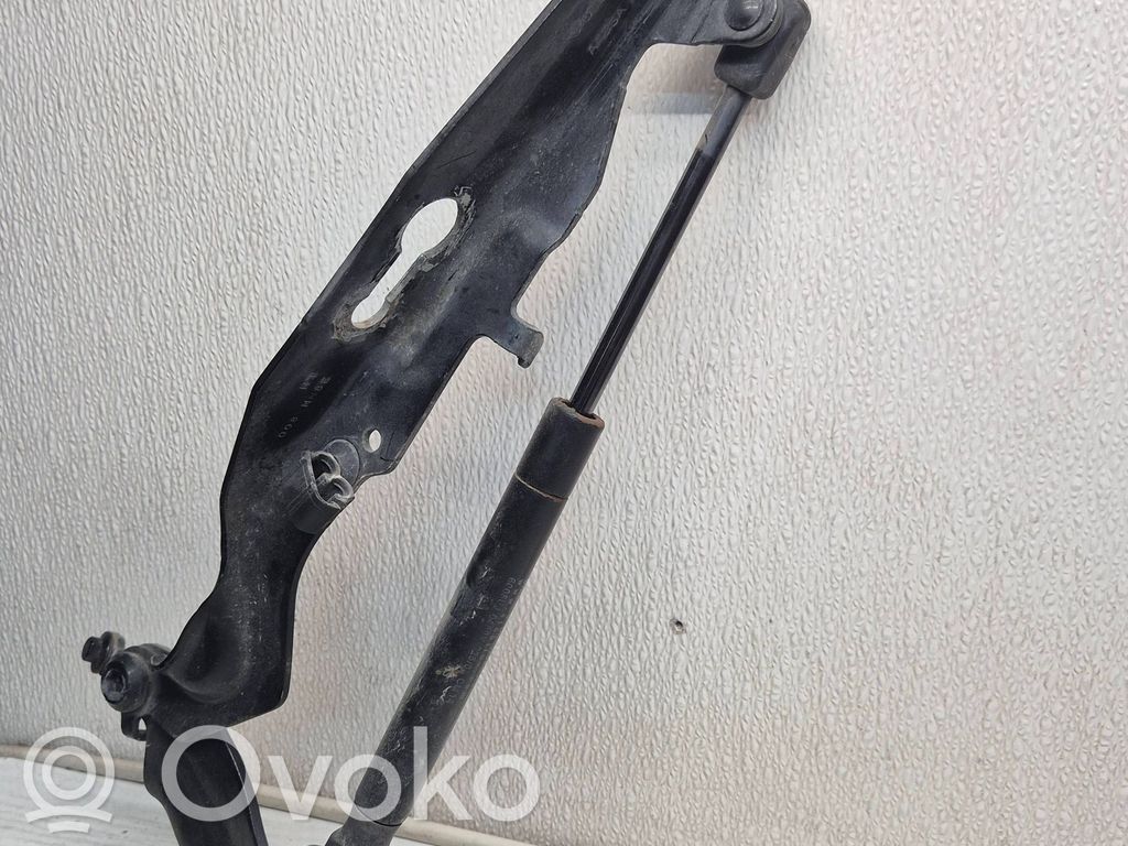 Volvo V70 Engine bonnet/hood hinges 
