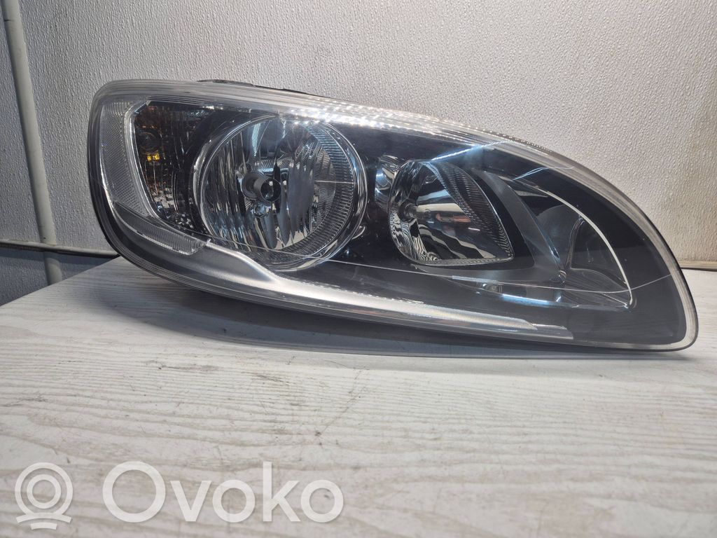 Volvo S60 Lampa przednia 