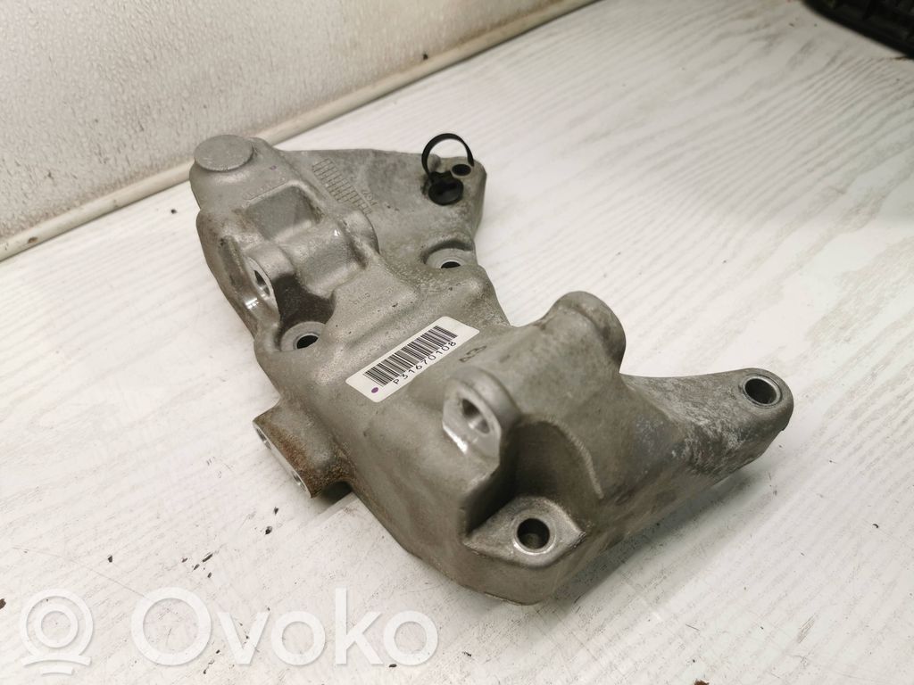 Generator/alternator bracket   P31670108