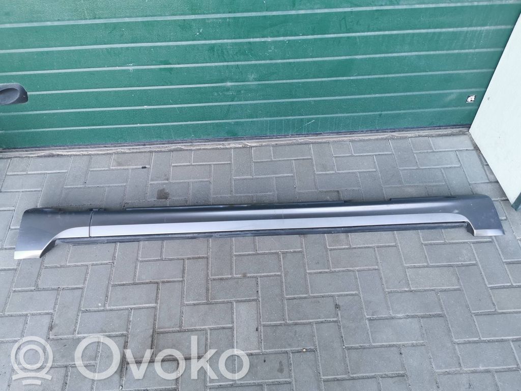 Slenkstis   30678564