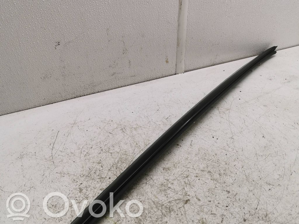 Volvo XC60 Windshield trim 