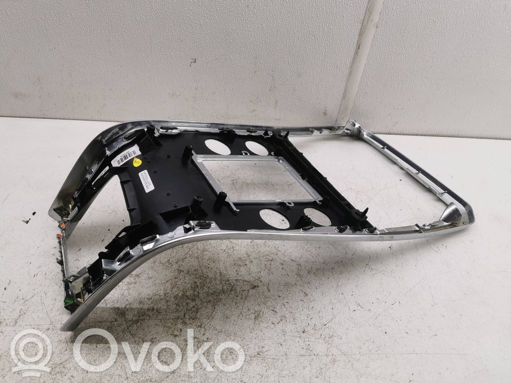 Volvo XC60 Klimata kontrole / mazā radiatora vadības dekoratīvā apdare 