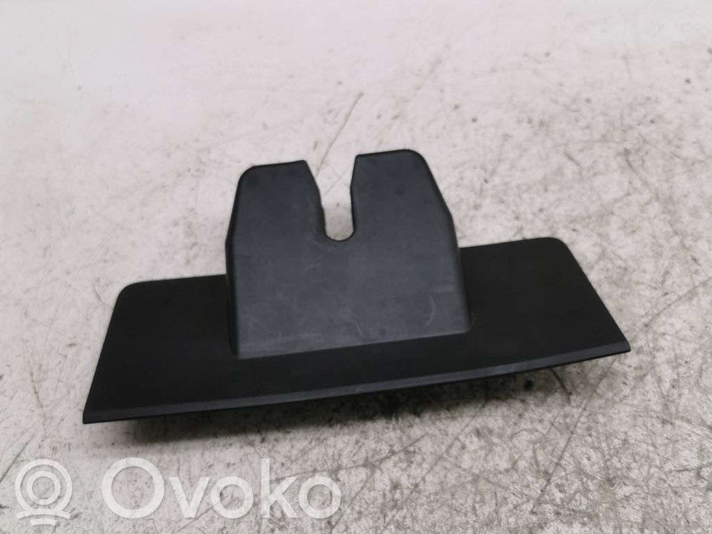 Volvo XC60 Tailgate/boot lid lock trim 