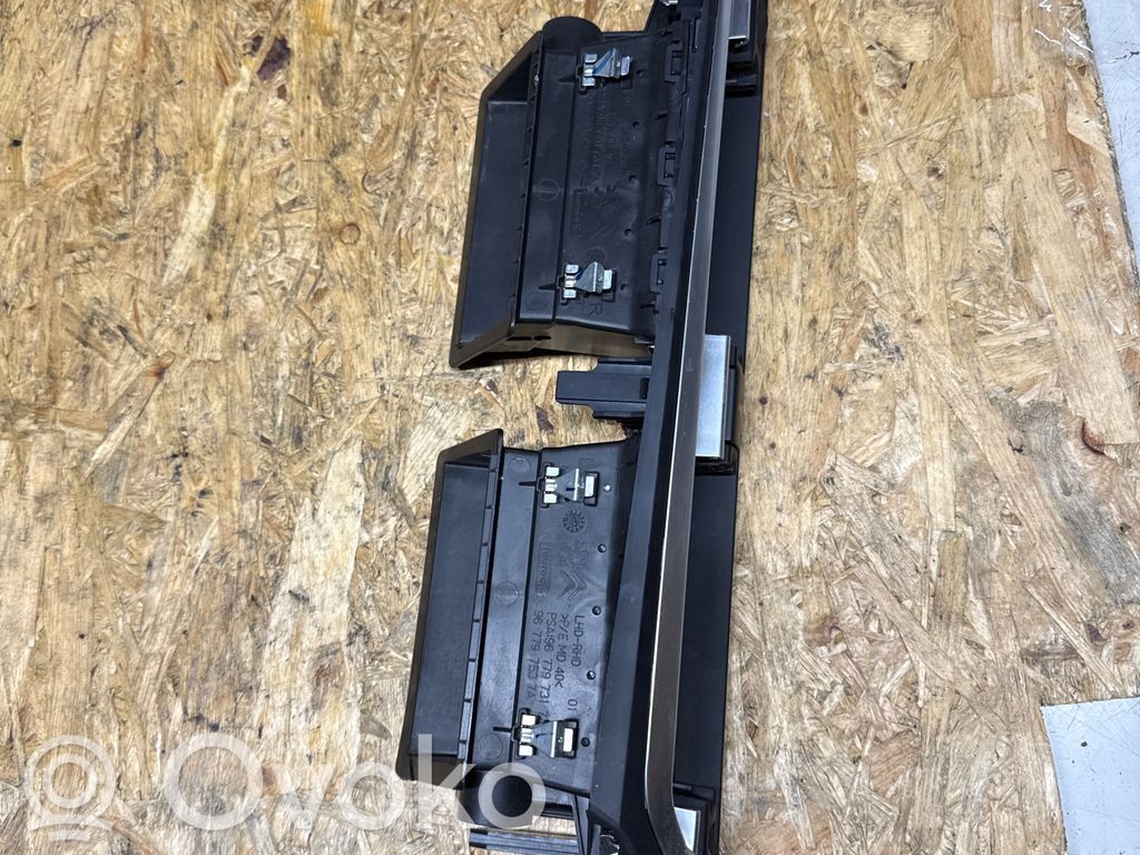 Tailgate/trunk control unit/module   241013