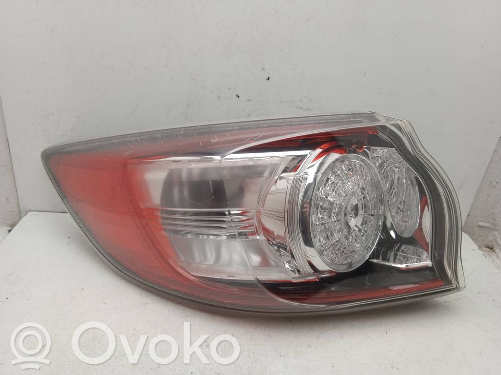 Mazda 3 II Aizmugurējais lukturis virsbūvē 