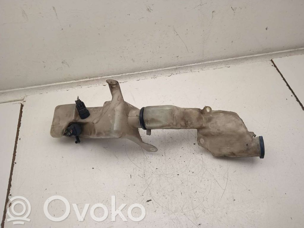Logu šķidruma tvertne