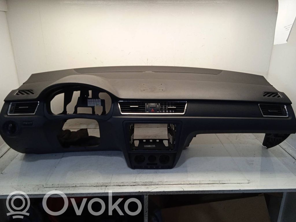 Seat Toledo IV (NH) Deska rozdzielcza 