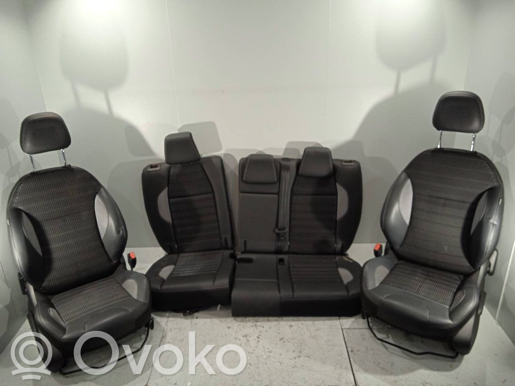 Peugeot 2008 I Juego del asiento 