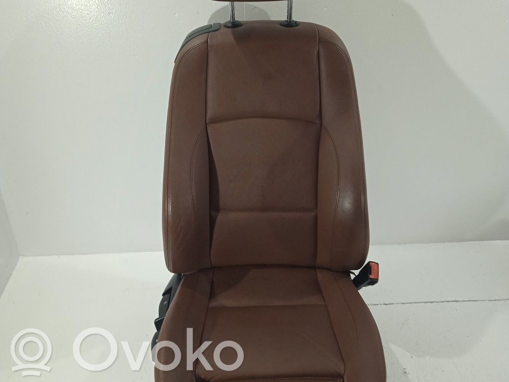 BMW 1 E81 E87 Etumatkustajan istuin 