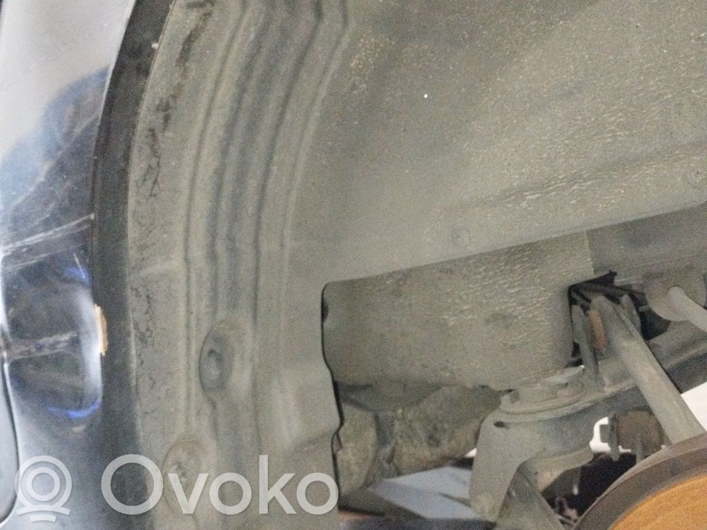 SsangYong Rodius Nadkole przednie 