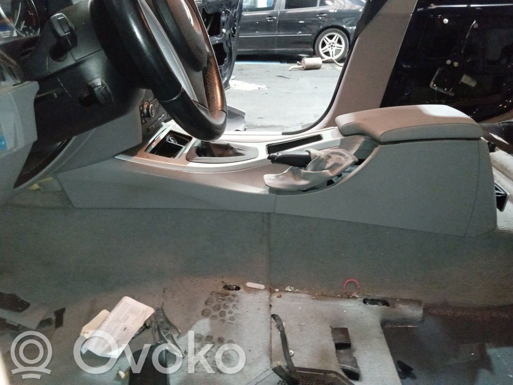 BMW 3 E90 E91 Reposabrazos 