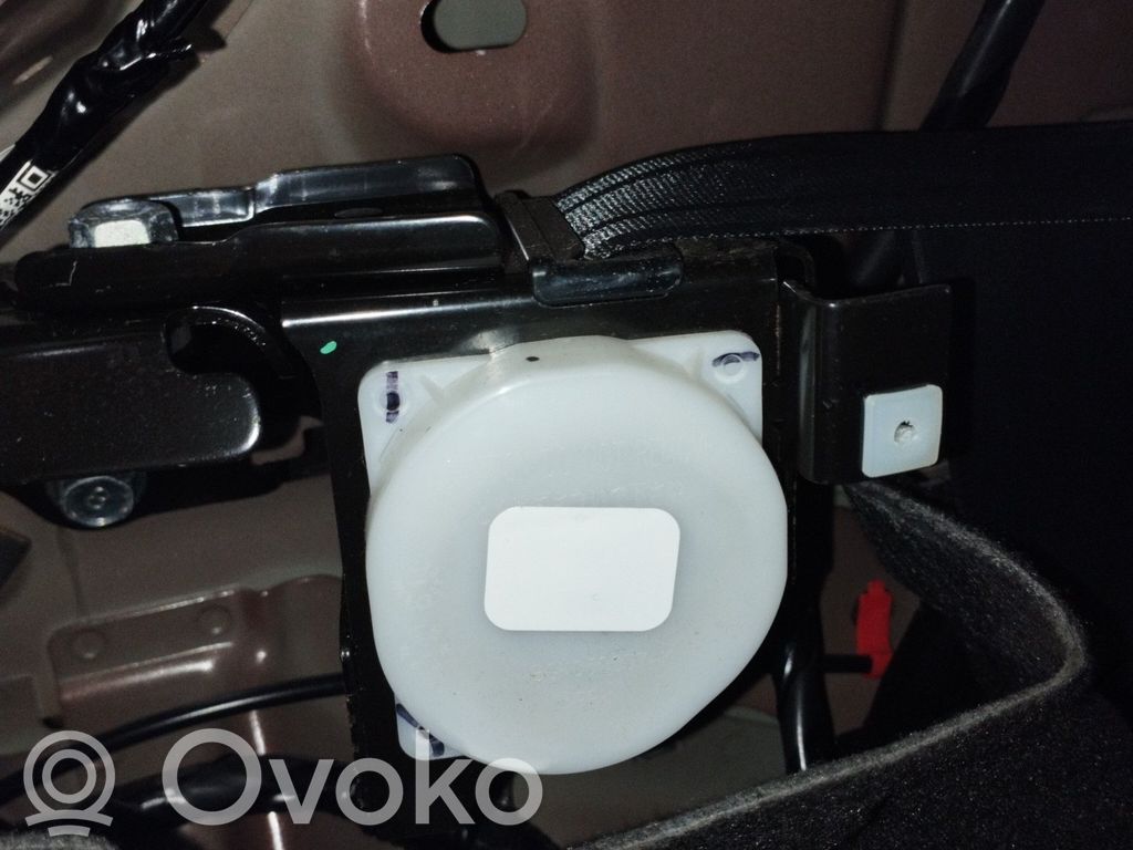 Cinturón trasero   BGK030037K