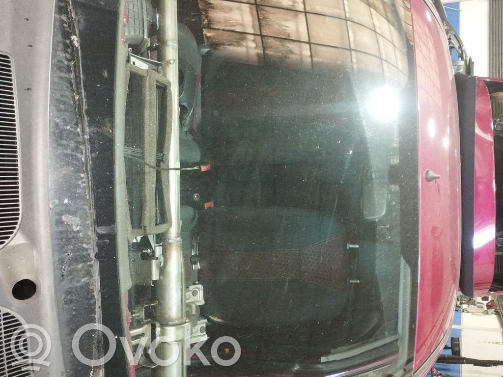 Ford Fiesta Front windscreen/windshield window 